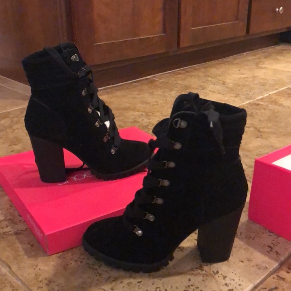 👢 ❌HOLD❌Black Boots (video)🌸💫🌸💫 - Picture 3 of 13